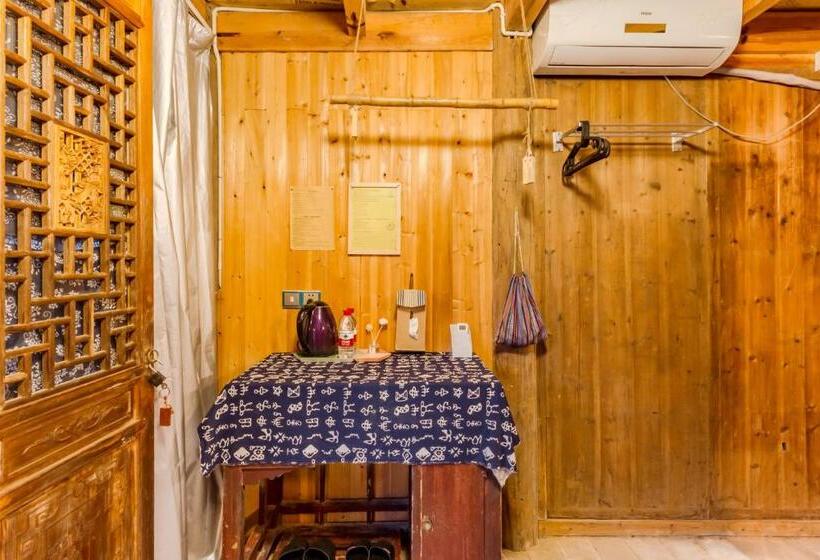 Номер Стандарт Вид на Озеро, Xidi Kunlun International Hostel