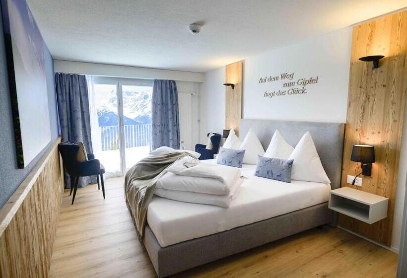 标准间带露台, Alphotel Biel Kinzig   Access By Cable Car Only!