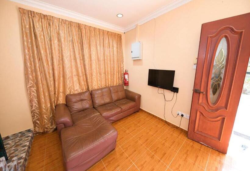 Апартаменты 3 Спальни, Oyo 91004 Homestay Masjid At Taqwa