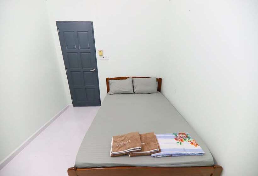 Номер Deluxe, Oyo 91004 Homestay Masjid At Taqwa