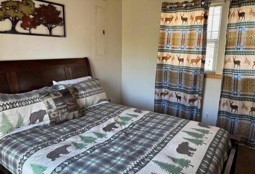 Апартаменты 2 Спальни, Sequoia River Front Cabins