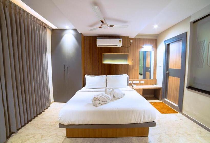 Люкс, Oviya Hotels