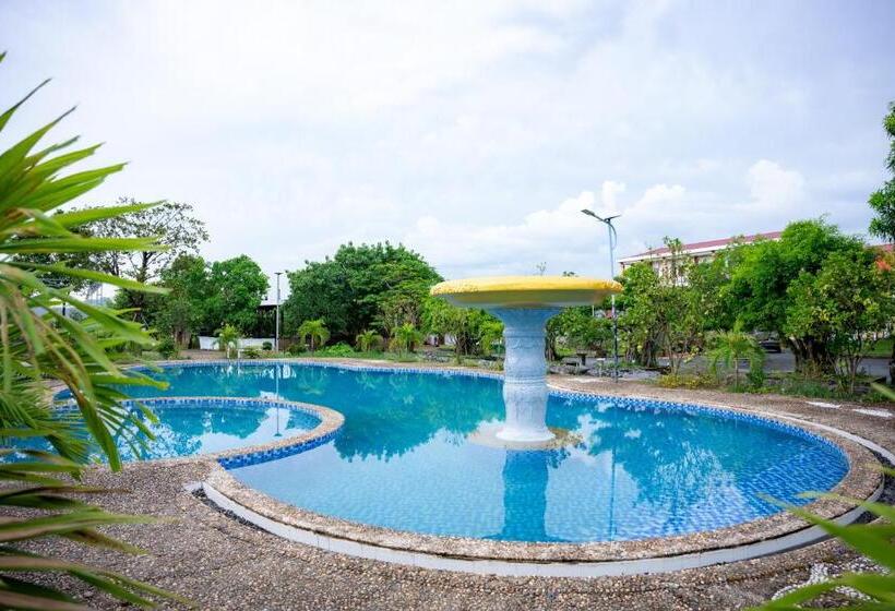 اتاق استاندارد سه تخته با چشم‌انداز استخر, Tam Coc Phoenix Hotel & Resort