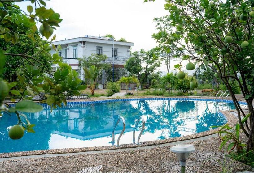 اتاق استاندارد سه تخته با چشم‌انداز استخر, Tam Coc Phoenix Hotel & Resort