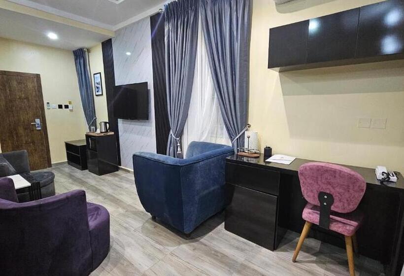 استودیوی استاندارد, Oandl Apartments