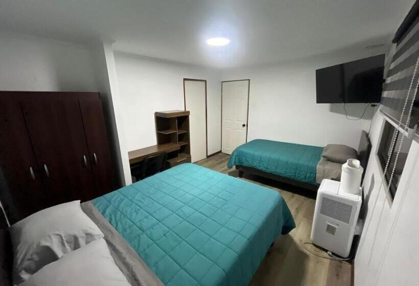 Номер Стандарт Трехместный, Hostal The Marys House