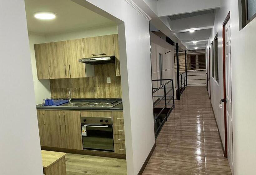 Номер Стандарт Трехместный, Hostal The Marys House