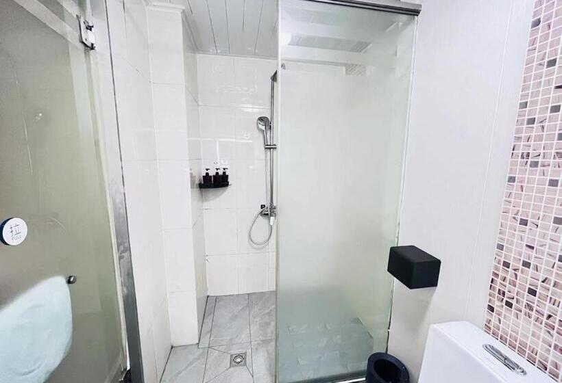 Трехместный Номер Комфорт, Yilong Yitang Hotel Kunming Railway Station Joy City Center