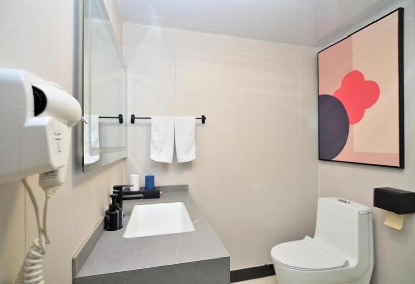 Семейный Номер Superior, Yilong Yitang Hotel Kunming Railway Station Joy City Center