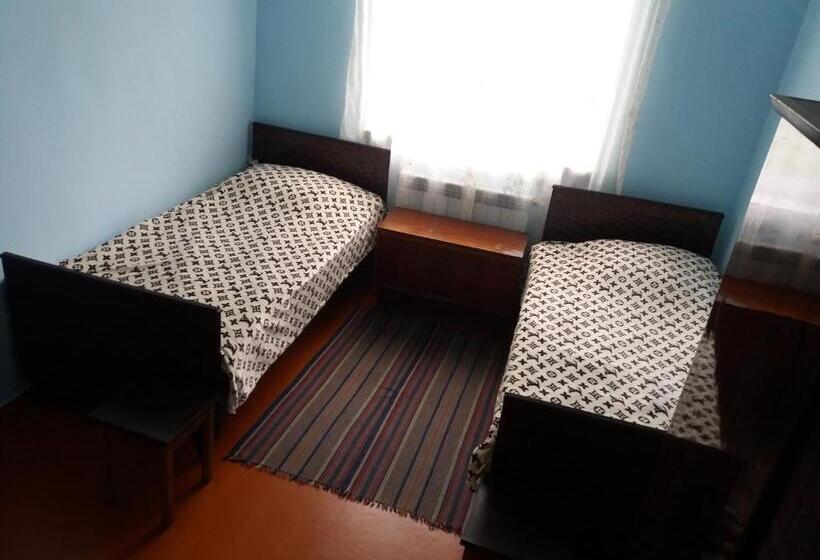 Номер Стандарт Вид на Сад, Ashot & Gohar B&b