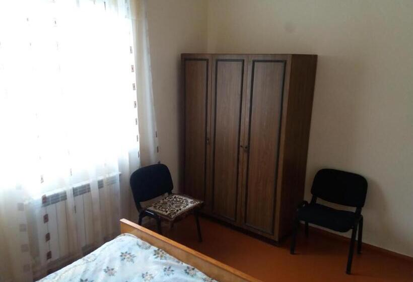 Номер Стандарт, Ashot & Gohar B&b