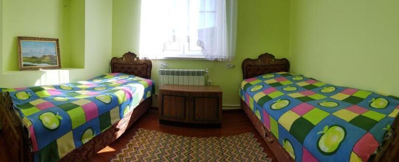 标准房带园景, Ashot & Gohar B&b