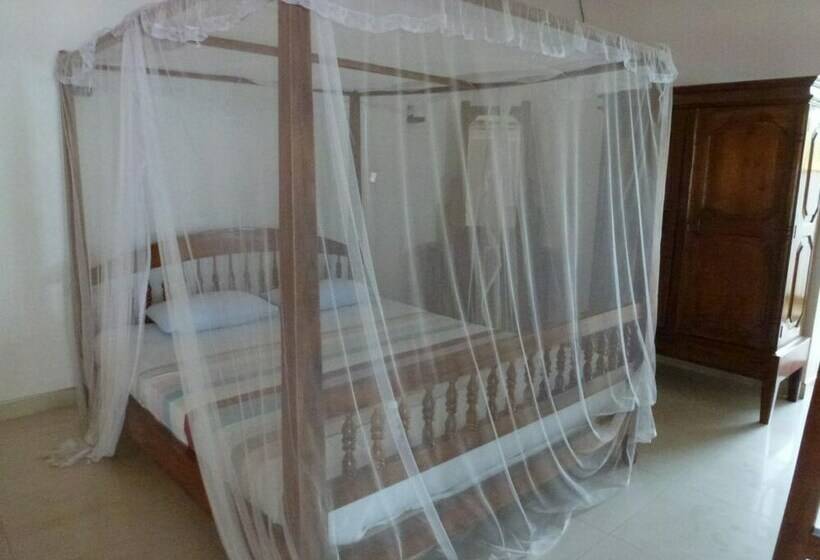 Номер Стандарт, Samaru Beach House