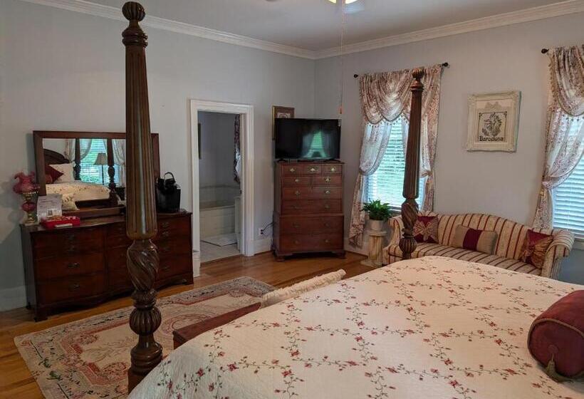 Люкс Повышенной Комфортности, Virginia Cliffe Inn