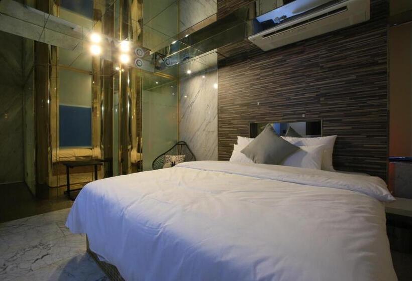Quarto Superior Cama King, The Ace