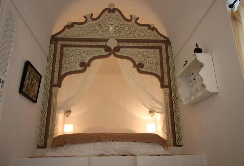 Люкс, Dar R'bat