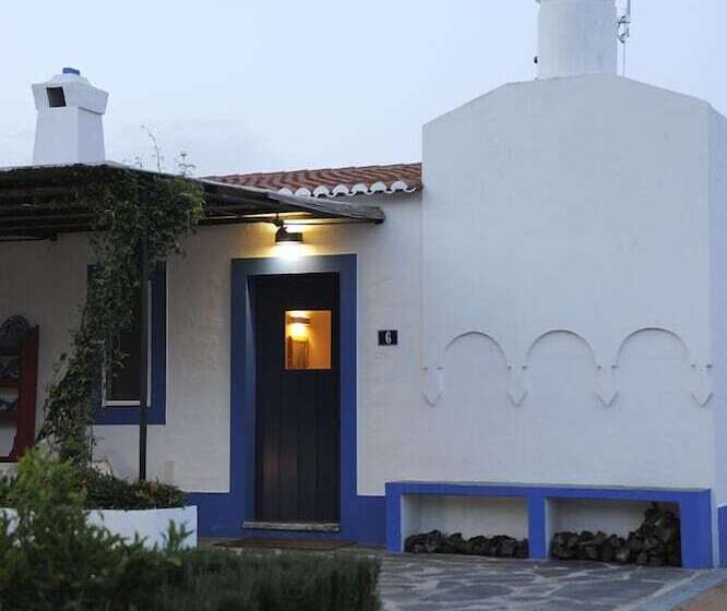 Дом 2 Спальни, Casas De Juromenha