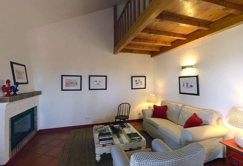 Дом 2 Спальни, Casas De Juromenha