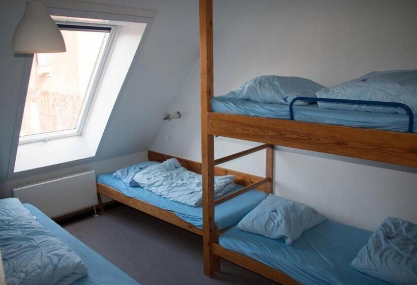 اتاق پنج‌تخته استاندارد, Danhostel Helsingør