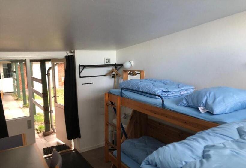 اتاق استاندارد سه تخته با سرویس بهداشتی مشترک, Danhostel Helsingør