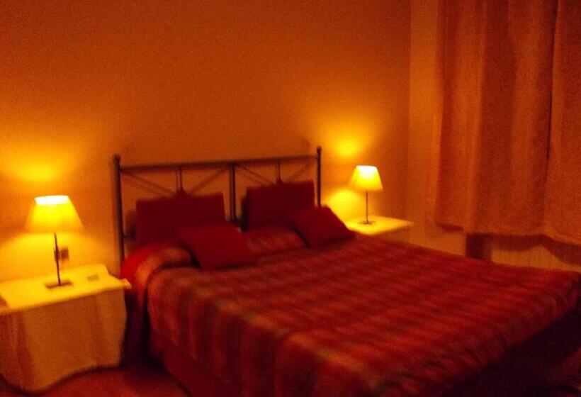 اتاق استاندارد با سرویس بهداشتی مشترک, Big Brother Bed & Rooms