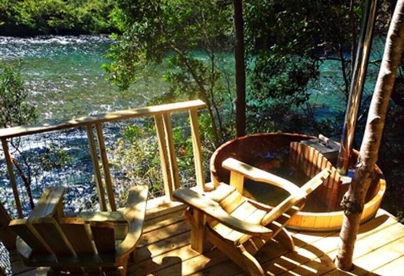 سوئیت با چشم‌انداز رودخانه, Salto Del Carileufu