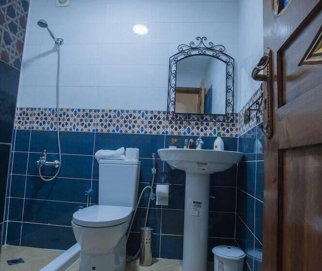 חדר אקונומי, Puerta Azul
