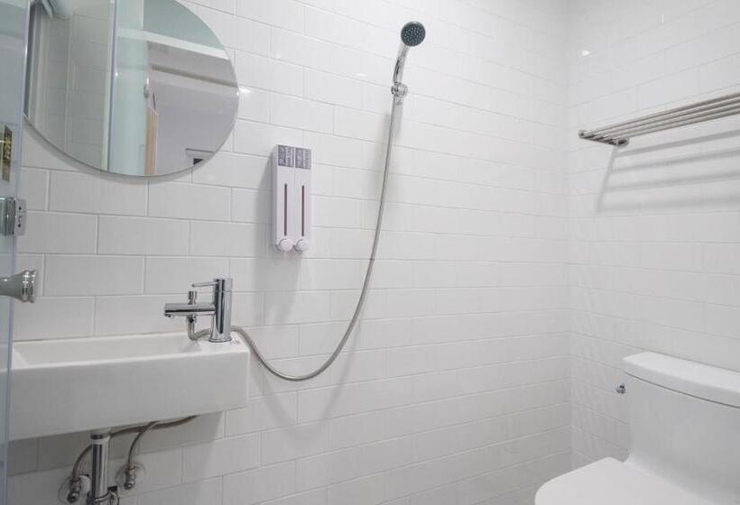Comfort room with balcony, Owlstay Flip Flop Hostel Garden