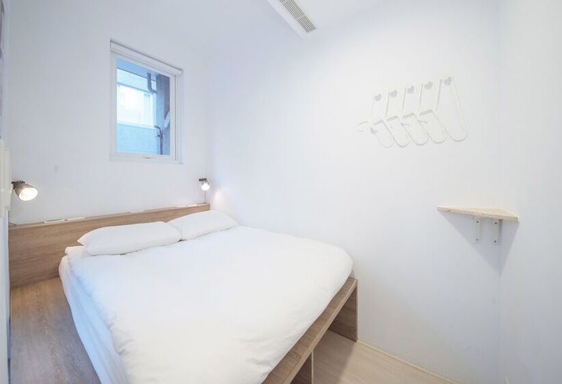 Comfort room with balcony, Owlstay Flip Flop Hostel Garden