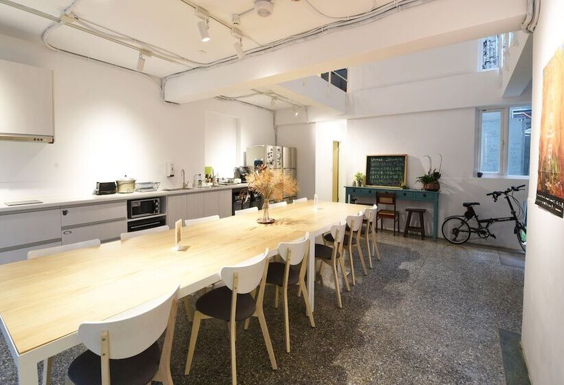 اتاق راحتی یک تخته, Owlstay Flip Flop Hostel Garden