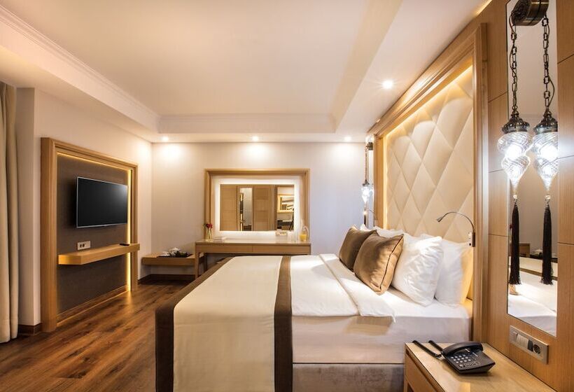 سوییت با چشم‌انداز دریا, Korumar Ephesus Beach & Spa Resort Ultra All Inclusive