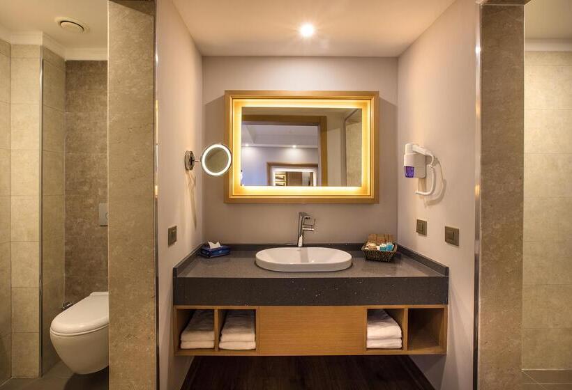 سوییت با چشم‌انداز دریا, Korumar Ephesus Beach & Spa Resort Ultra All Inclusive