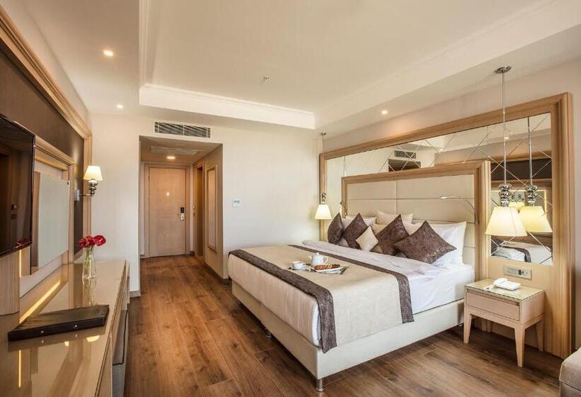 اتاق استاندارد با چشم‌انداز باغ, Korumar Ephesus Beach & Spa Resort Ultra All Inclusive
