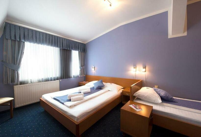 Номер Стандарт Трехместный, Varazdin