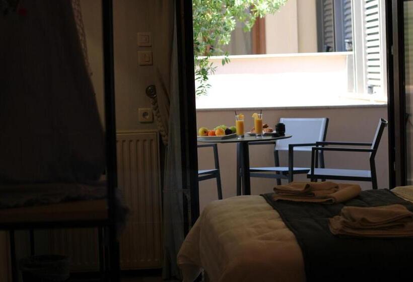 Семейный Номер, Meliton Inn Hotel & Suites By The Beach