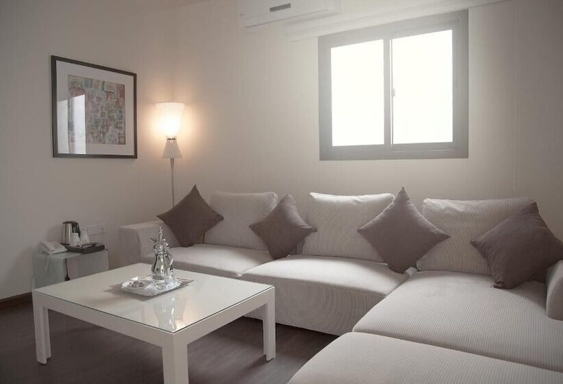דירת חדר, Rafa Homes