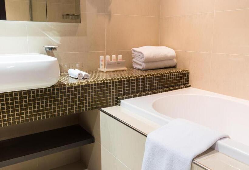 带河湖景观的套房, Radisson Blu Hotel N Djamena