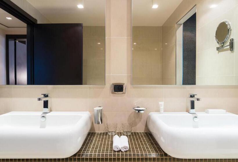 带河湖景观的套房, Radisson Blu Hotel N Djamena
