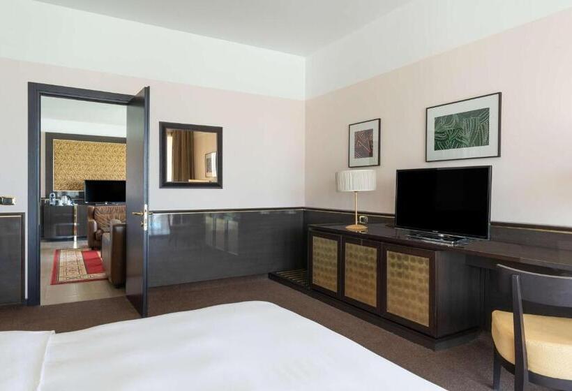 带河湖景观的套房, Radisson Blu Hotel N Djamena