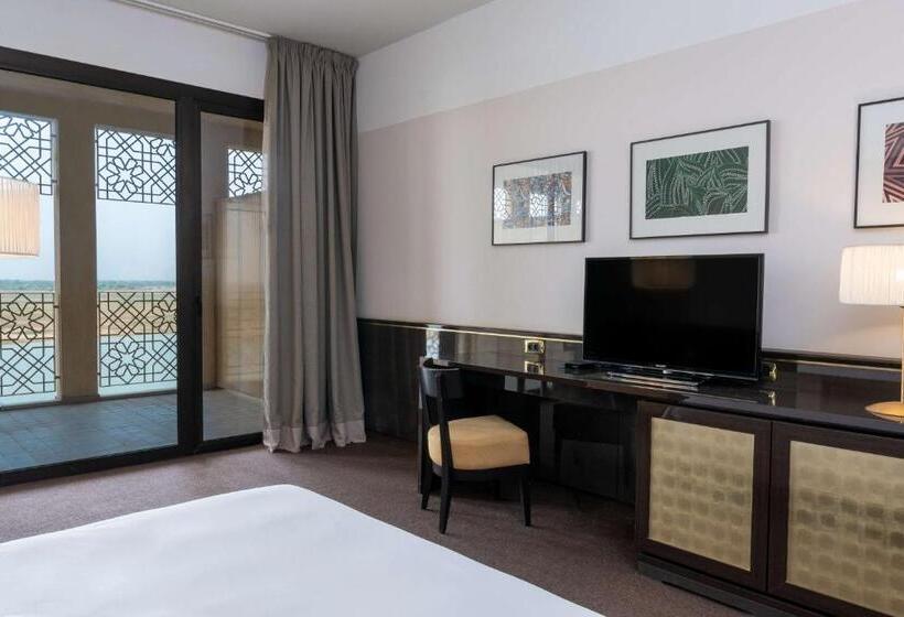 套房带泳池景, Radisson Blu Hotel N Djamena