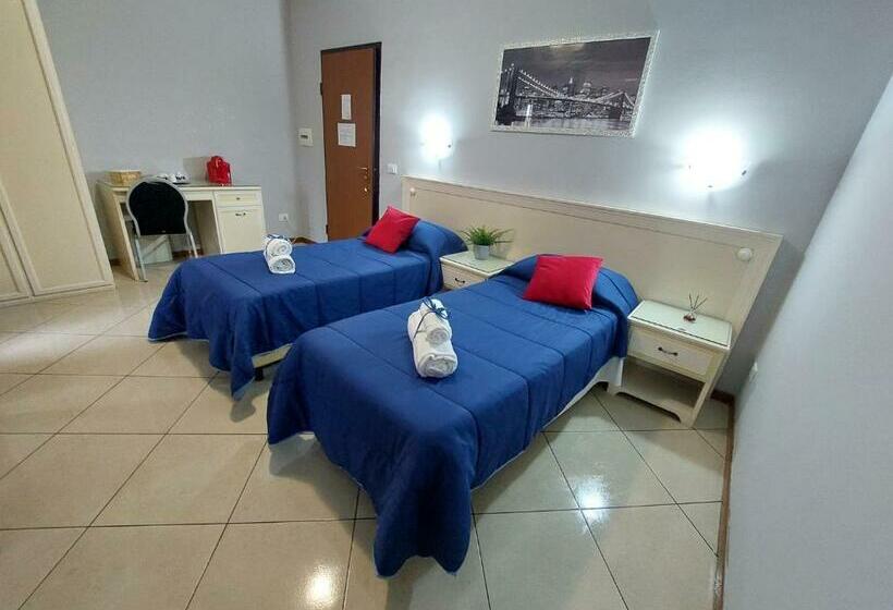 اتاق استاندارد با بالکن, Fiumicino Inn Airport