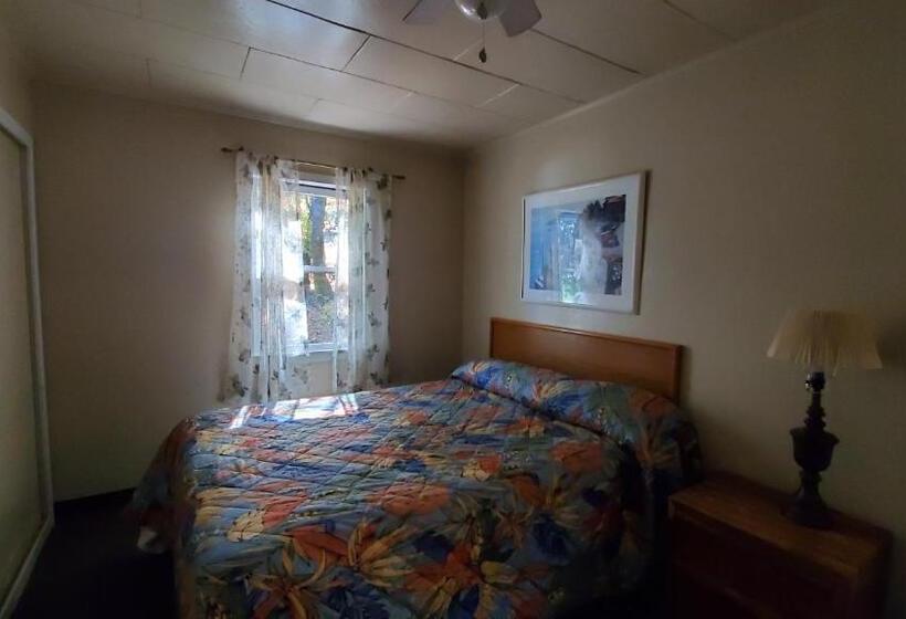 Семейный Номер, Clear Lake Vista Resort