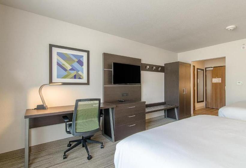 Номер Стандарт, Holiday Inn Express & Suites   Atchison, An Ihg