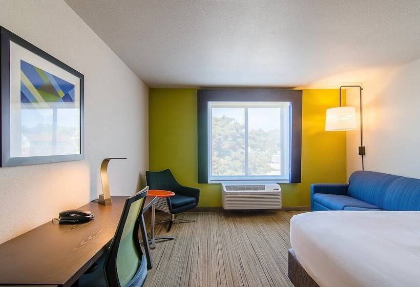 장애인을 위한 스위트, Holiday Inn Express & Suites   Atchison, An Ihg