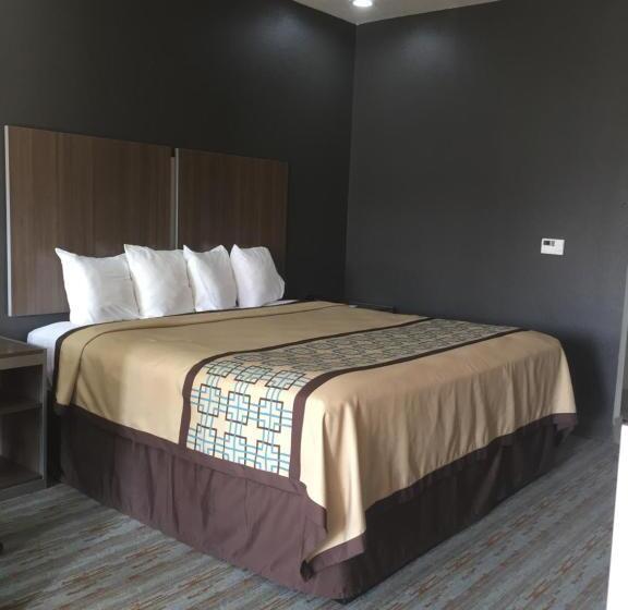 Люкс Кровать Кинг, Scottish Inn & Suites   Conroe