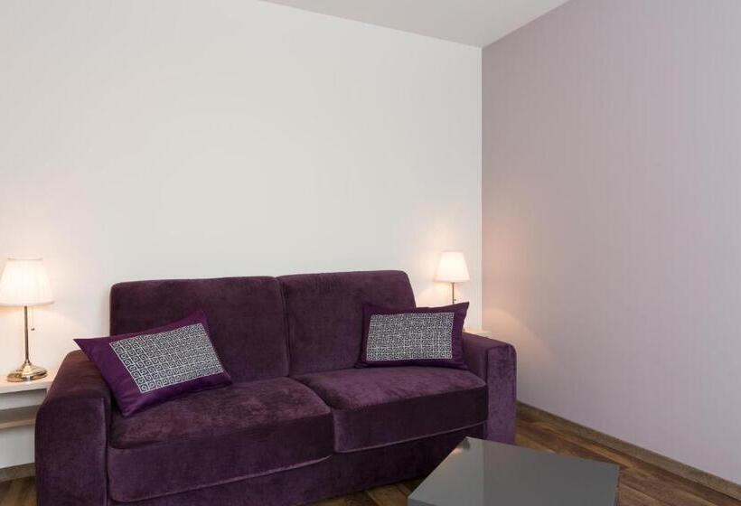 Четырехместный Номер Superior, The Originals City, Le Relais Des Carnutes Brezolles Verneuil Sur Avre