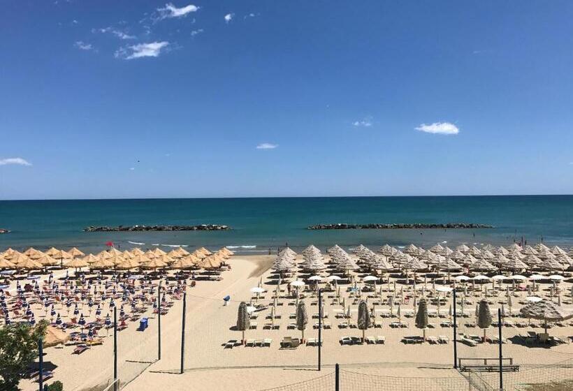 Семейный Номер Вид на Море, La Bussola