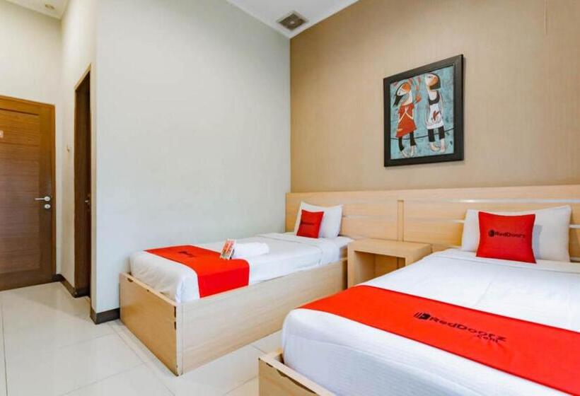 스탠다드 룸, Reddoorz Near Lembang Park & Zoo 2