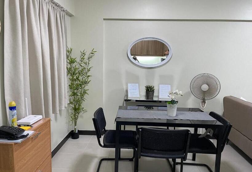 带1个卧室的带阳台的公寓, Eves Urban Haven
