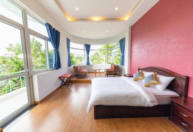 Quarto Deluxe com Sacada, Dolphin Villa   Biệt Thự Cá Heo